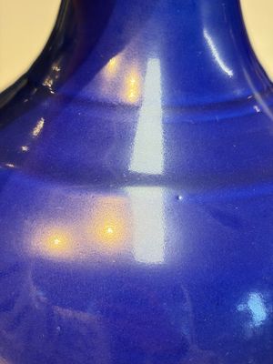 A Chinese blue-glazed bottle vase, 19th C. — photo 6