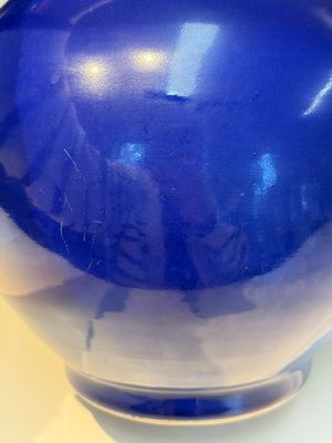 A Chinese blue-glazed bottle vase, 19th C. — photo 7