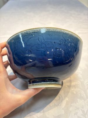 A Chinese blue-glazed 'Hatcher Cargo' bowl with incised dragons, Transitional period — photo 4