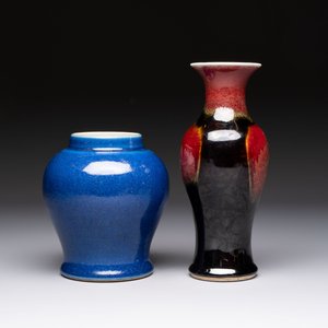 A Chinese blue-glazed jar and a flambé-glazed vase, 19/20th C. — foto 3