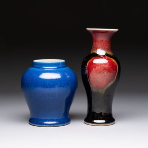 A Chinese blue-glazed jar and a flambé-glazed vase, 19/20th C. — foto 4