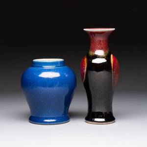 A Chinese blue-glazed jar and a flambé-glazed vase, 19/20th C. — foto 5