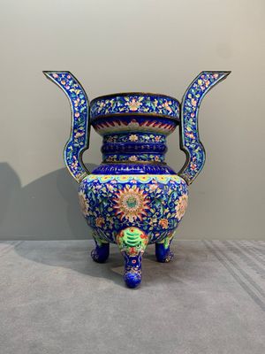 A Chinese blue-ground Canton enamel 'flower scroll' censer, Qianlong — photo 3