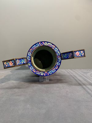 A Chinese blue-ground Canton enamel 'flower scroll' censer, Qianlong — photo 5