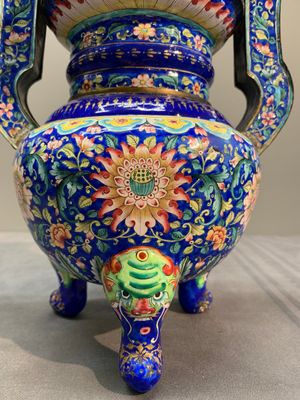 A Chinese blue-ground Canton enamel 'flower scroll' censer, Qianlong — photo 7