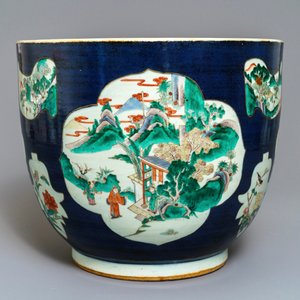 A Chinese blue-ground famille verte fishbowl, 19th C. — 照片 2