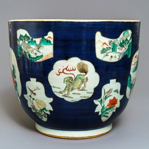 A Chinese blue-ground famille verte fishbowl, 19th C. — 照片 3