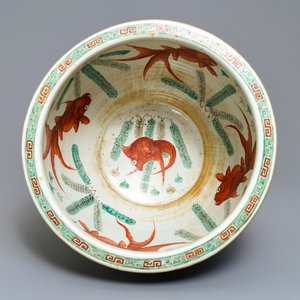 A Chinese blue-ground famille verte fishbowl, 19th C. — 照片 6