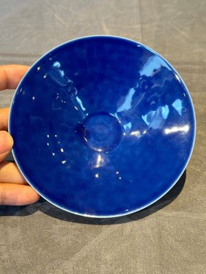 A Chinese blue monochrome bowl, Guangxu mark and of the period — 照片 2