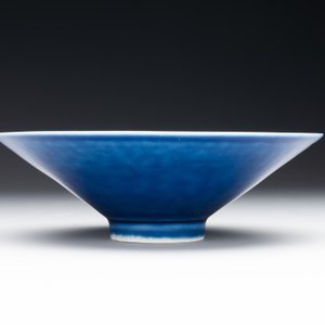 A Chinese blue monochrome bowl, Guangxu mark and of the period — 照片 3