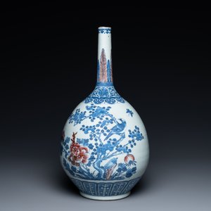 A Chinese blue, white and copper-red bottle vase with a deer and birds among blossoming branches, 19th C. — 照片 4