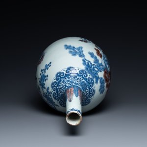 A Chinese blue, white and copper-red bottle vase with a deer and birds among blossoming branches, 19th C. — 照片 7