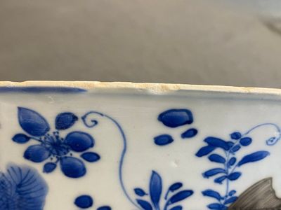 A Chinese blue, white and copper-red 'carps' bowl, Kangxi — 照片 9