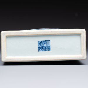 A Chinese blue, white and copper-red celadon-ground tea caddy with floral and bamboo design, Qianlong mark and of the period — photo 7