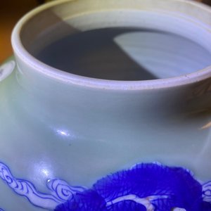 A Chinese blue, white and copper-red celadon-ground vase, Kangxi — 照片 16