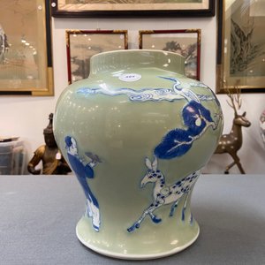 A Chinese blue, white and copper-red celadon-ground vase, Kangxi — 照片 7