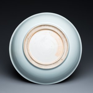 A Chinese blue, white and copper red 'crab and fish' dish, Kangxi — 照片 2
