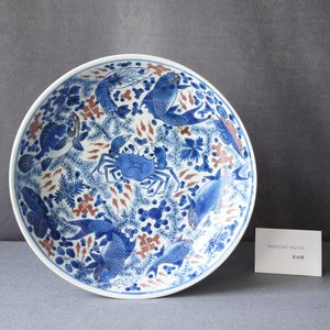 A Chinese blue, white and copper red 'crab and fish' dish, Kangxi — photo 15