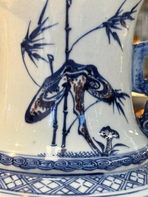 A Chinese blue, white and copper-red 'deer and pine tree' vase, Qianlong — photo 15
