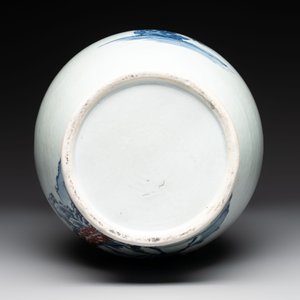 A Chinese blue, white and copper-red 'deer and pine tree' vase, Qianlong — photo 6