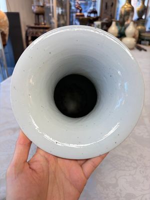 A Chinese blue, white and copper-red 'Deer' vase, 19th C. — foto 12