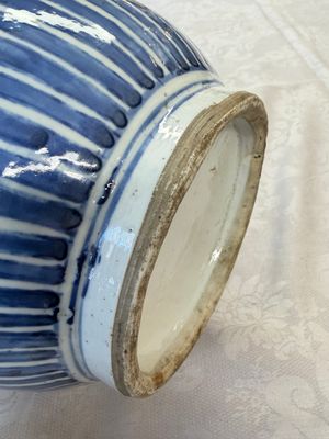 A Chinese blue, white and copper-red 'Deer' vase, 19th C. — foto 21
