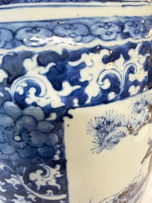 A Chinese blue, white and copper-red 'Deer' vase, 19th C. — foto 5