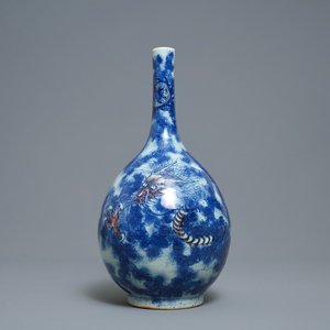 A Chinese blue, white and copper red 'dragon' vase, Qianlong/Jiaqing — photo 1