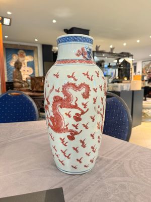 A Chinese blue, white and copper-red 'dragon' vase, Qianlong — photo 2