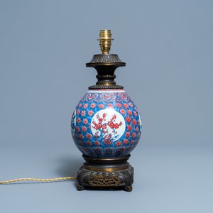 A Chinese blue, white and copper red gilt bronze lamp-mounted vase, 19th C. — photo 2