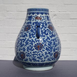 A Chinese blue, white and copper red 'hu' vase, Qianlong mark, 19/20th C. — photo 10