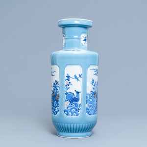 A Chinese blue, white and copper red lavender blue-ground rouleau vase, 19/20th C. — photo 4