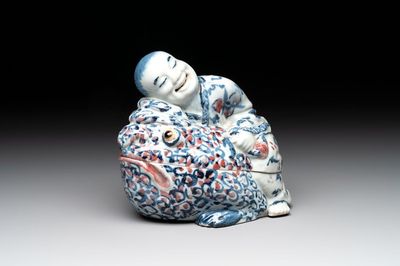 A Chinese blue, white and copper-red 'Liuhai on the three-legged toad' censer and cover, 19th C.