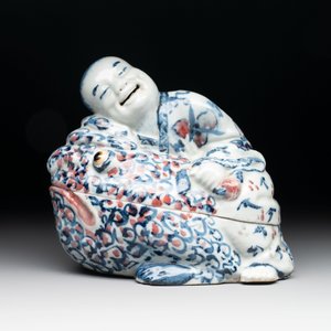A Chinese blue, white and copper-red 'Liuhai on the three-legged toad' censer and cover, 19th C. — photo 2