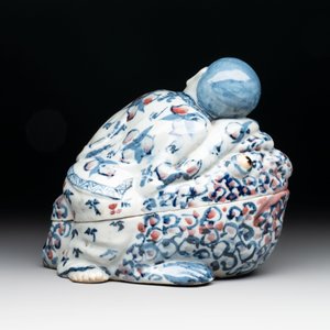 A Chinese blue, white and copper-red 'Liuhai on the three-legged toad' censer and cover, 19th C. — photo 4