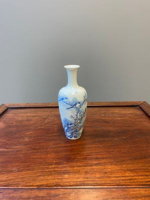 A Chinese blue, white and copper-red 'magpie and prunus' vase, Kangxi mark, 19/20th C. — 照片 1