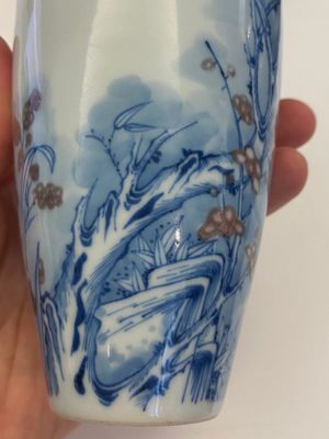 A Chinese blue, white and copper-red 'magpie and prunus' vase, Kangxi mark, 19/20th C. — 照片 12