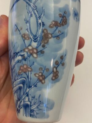 A Chinese blue, white and copper-red 'magpie and prunus' vase, Kangxi mark, 19/20th C. — 照片 13