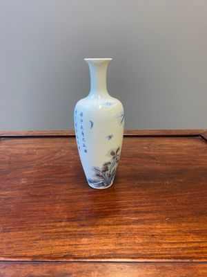 A Chinese blue, white and copper-red 'magpie and prunus' vase, Kangxi mark, 19/20th C. — 照片 3