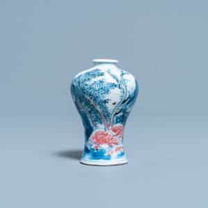 A Chinese blue, white and copper red miniature 'meiping' vase, Kangxi — 照片 4