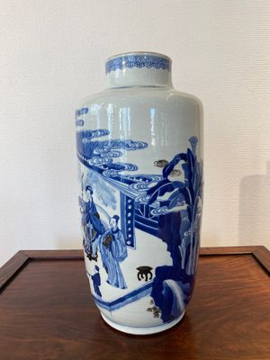 A Chinese blue, white and copper-red 'narrative subject' rouleau vase, Kangxi — photo 2