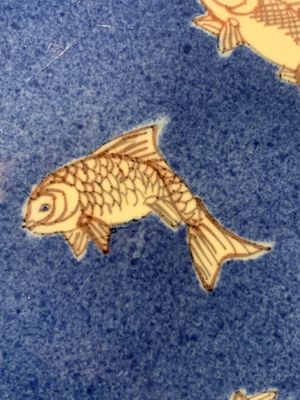 A Chinese blue, white and copper-red powder-blue-ground 'fish' dish, Kangxi — photo 4