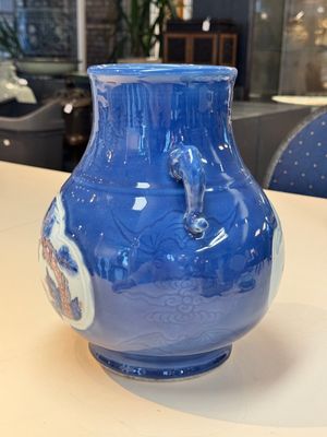 A Chinese blue, white and copper-red powder-blue-ground 'hu' vase, Qianlong — photo 2