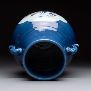 A Chinese blue, white and copper-red powder-blue-ground 'hu' vase, Qianlong — photo 5
