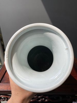 A Chinese blue, white and copper-red 'Sanxing' rouleau vase, Kangxi — photo 4