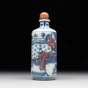 A Chinese blue, white and copper-red snuff bottle, Kangxi mark, 19th C. — 照片 3