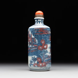 A Chinese blue, white and copper-red snuff bottle, Kangxi mark, 19th C. — 照片 4