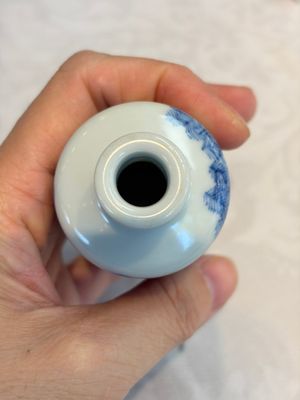 A Chinese blue, white and copper-red snuff bottle with narrative design, 19th C. — photo 5