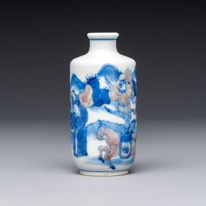 A Chinese blue, white and copper-red snuff bottle with narrative design, 19th C. — photo 4