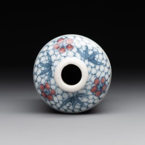 A Chinese blue, white and copper-red snuff bottle, Yongzheng mark, 19th C. — 照片 6